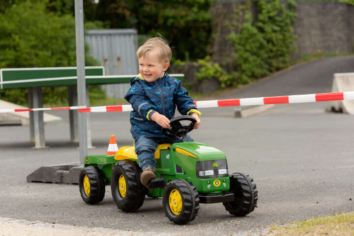 rolly toys Kid John Deere mit Anhänger